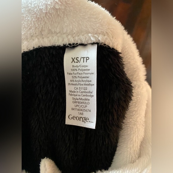 Ardene panda onesie - Picture 3 of 3